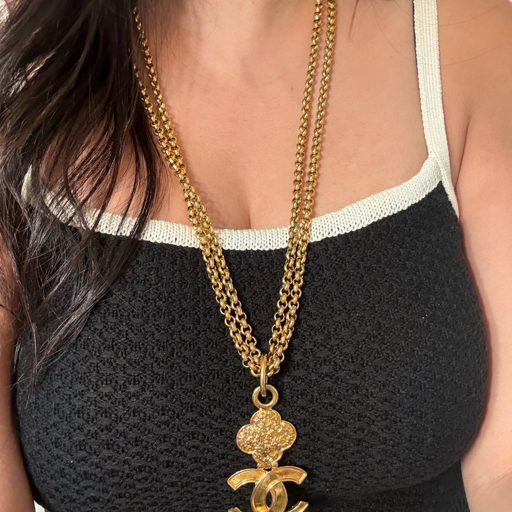 CHANEL Vintage Gold CC Clover Multi Strand Long Chain Pendant Necklace - Picture 8 of 14